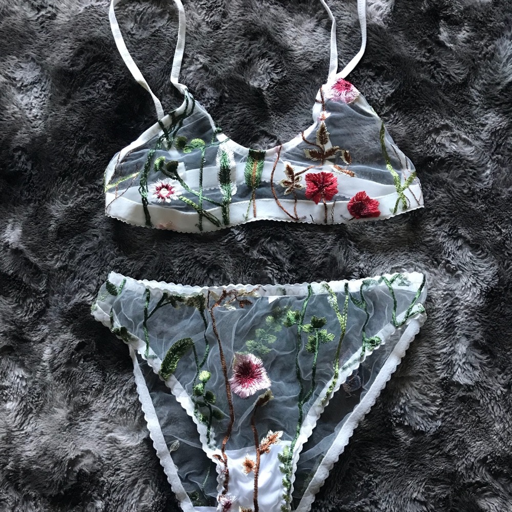 Beautiful and dainty floral stitched lingerie set